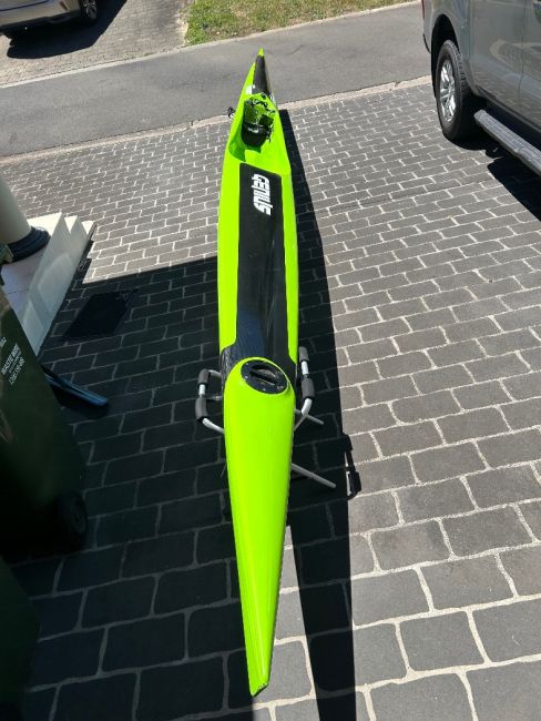 Fast, light full carbon surf ski 