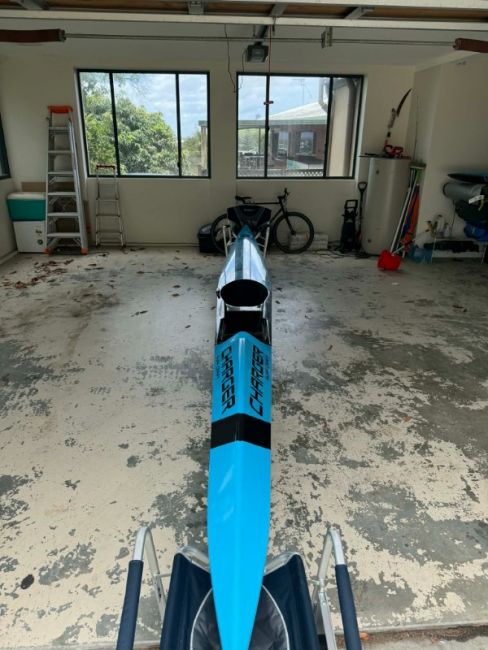 Charger surf ski 2024